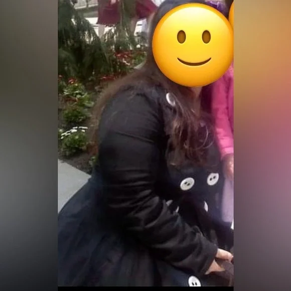 Black trench coat with large white buttons - Picture 9 of 9